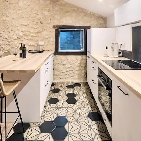 Apartment Au Coeur Des Vignes Montagne (Gironde)